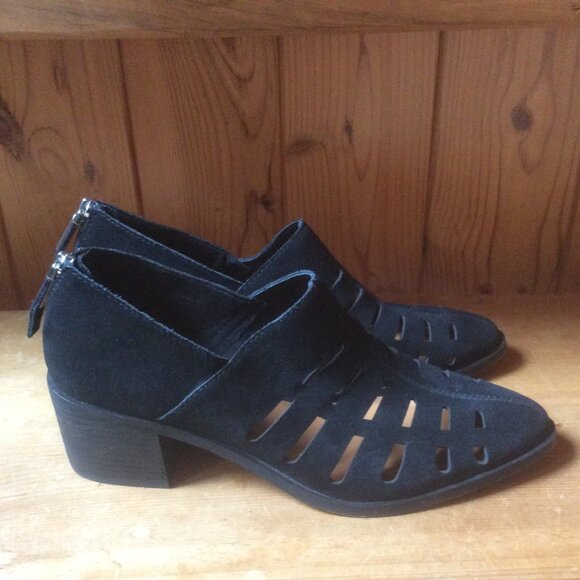 1. State Ilee Dark Blue Laser Cut Suede Leather Back Zip Up Ankle Booties SZ 11 - Picture 1 of 8